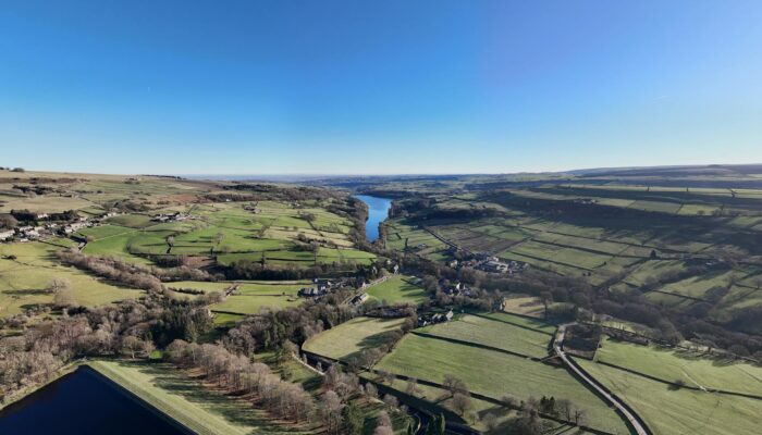Best Hot Tub Breaks in Derbyshire for Family Weekends