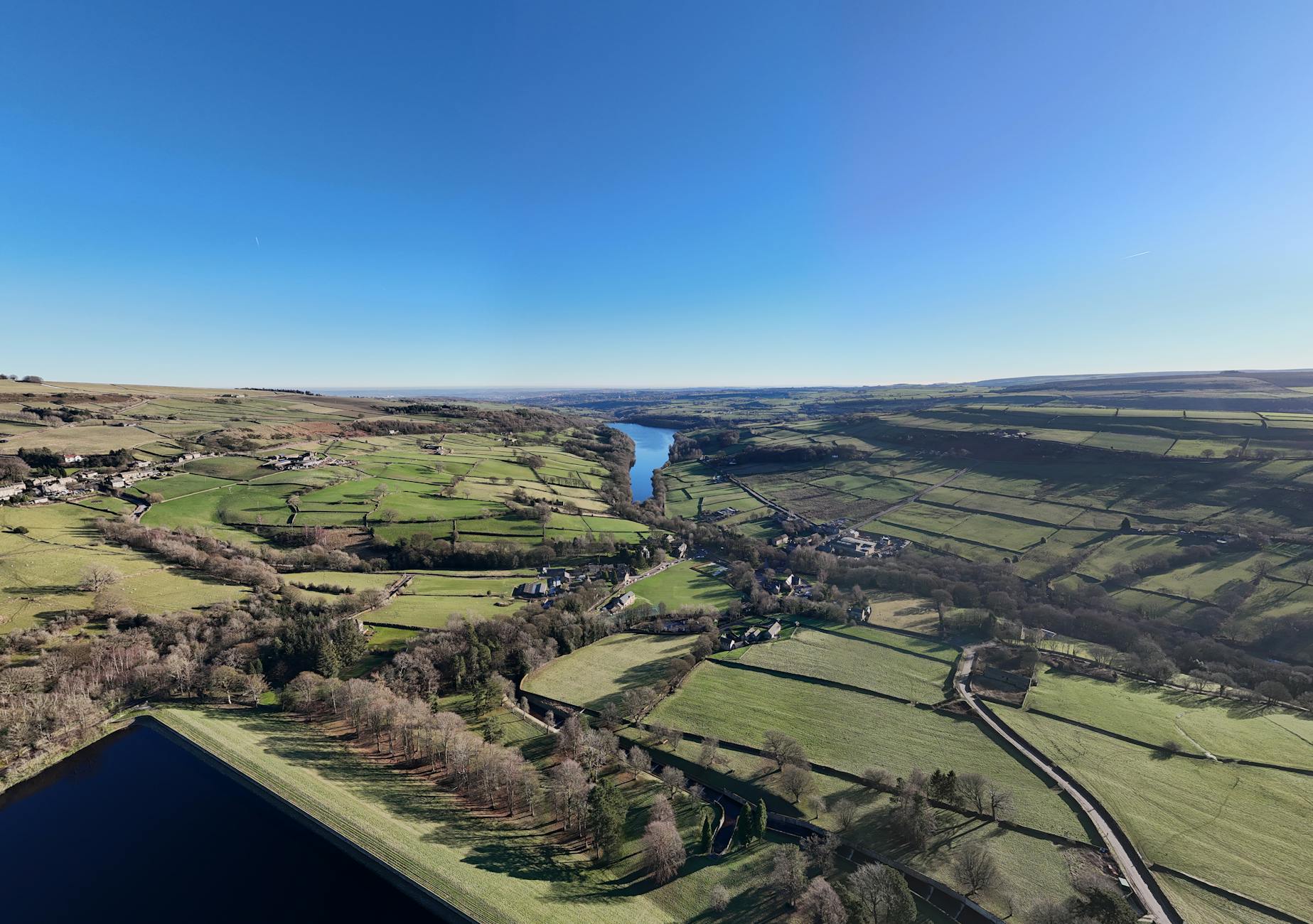 Best Hot Tub Breaks in Derbyshire for Family Weekends