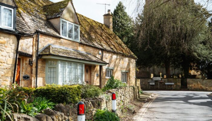 Best Hot Tub Breaks in Gloucestershire for Family Weekends