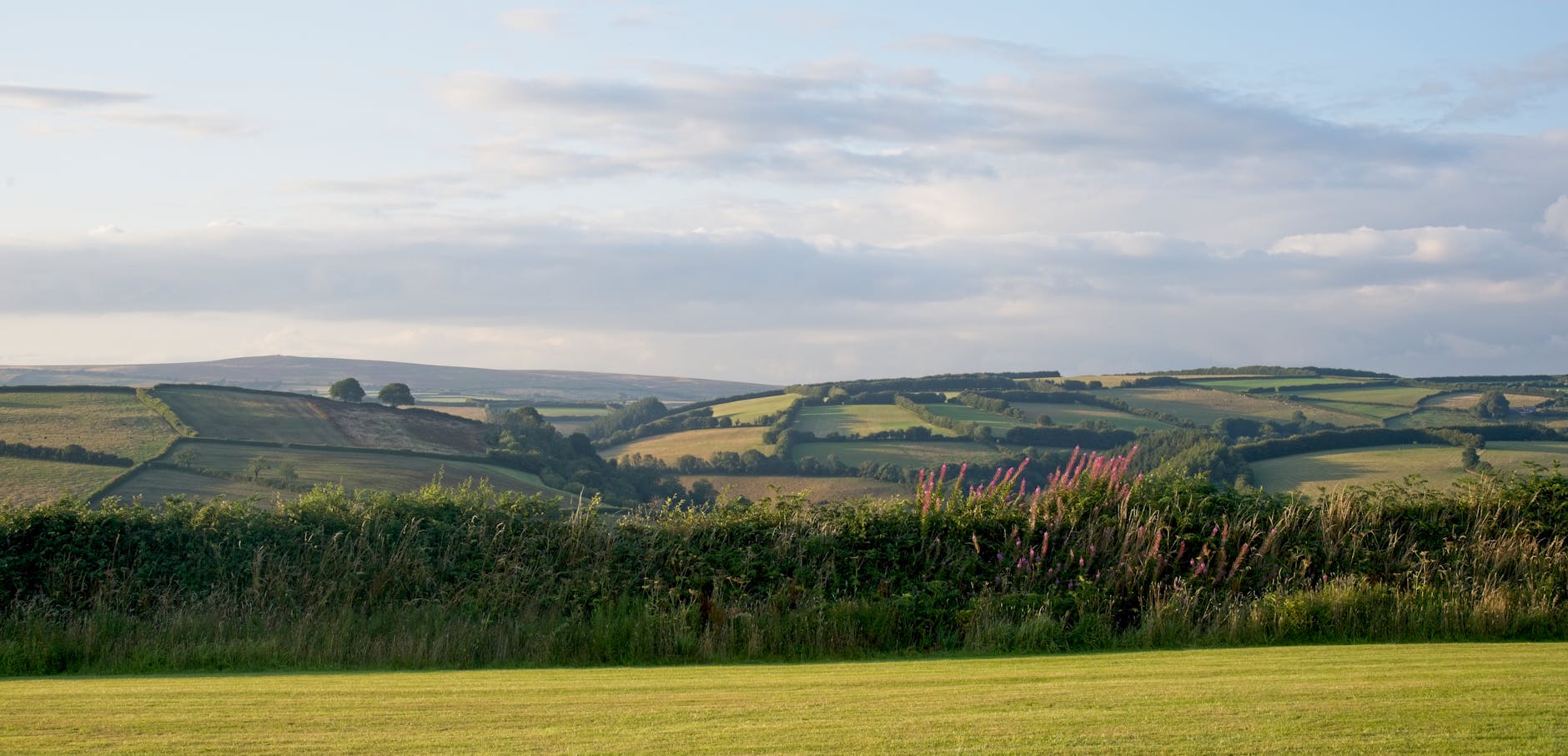 Best Hot Tub Breaks in Somerset for Family Weekends