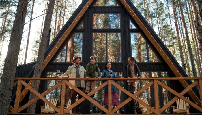 Best Hot Tub Breaks in Worcestershire for Family Weekends