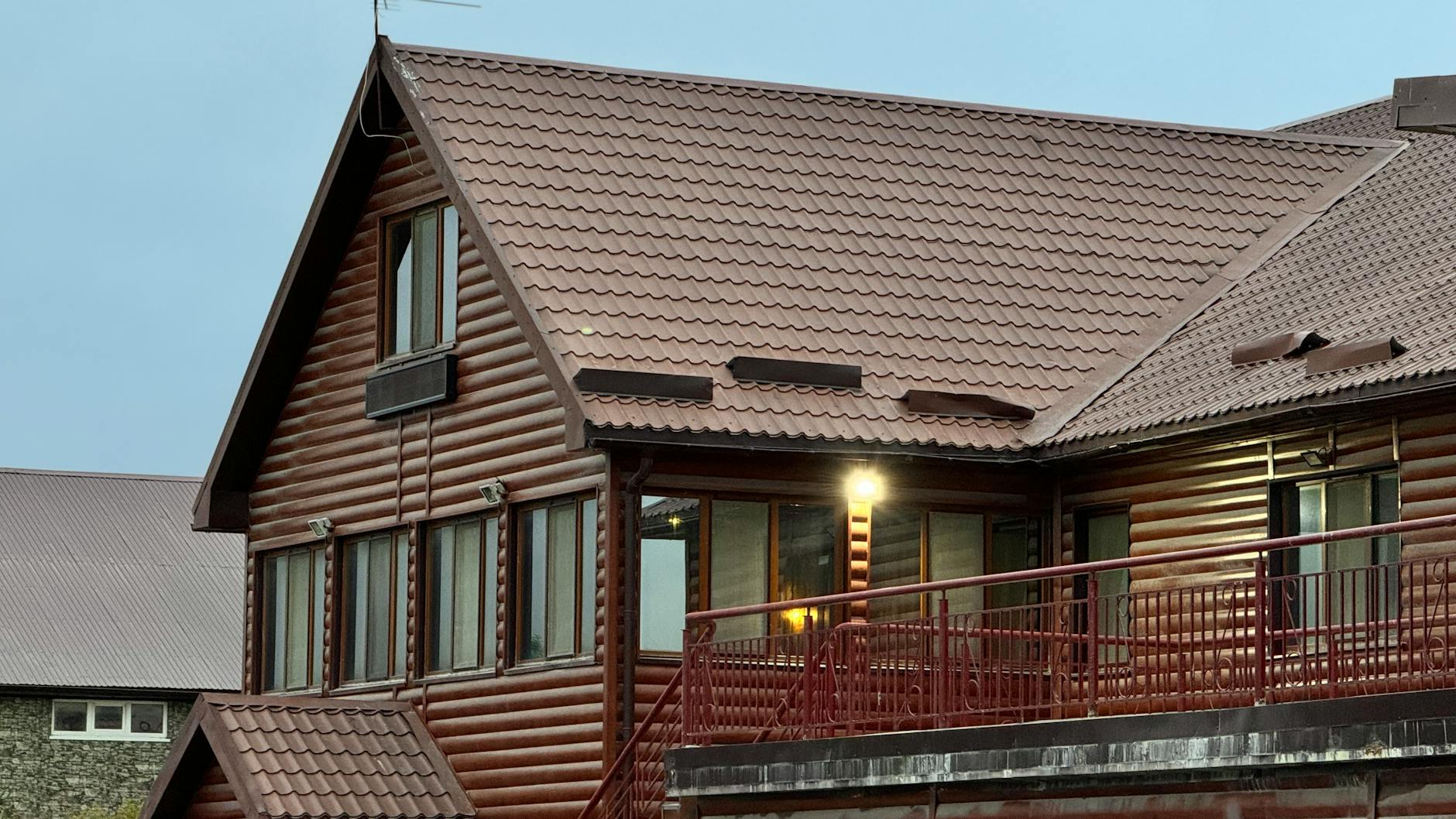 Last-Minute Easter Hot Tub Breaks for Families Before the School-Holiday Rush