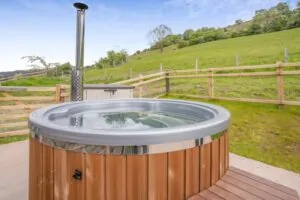 Hot tub retreat — Crickhowell, Wales
